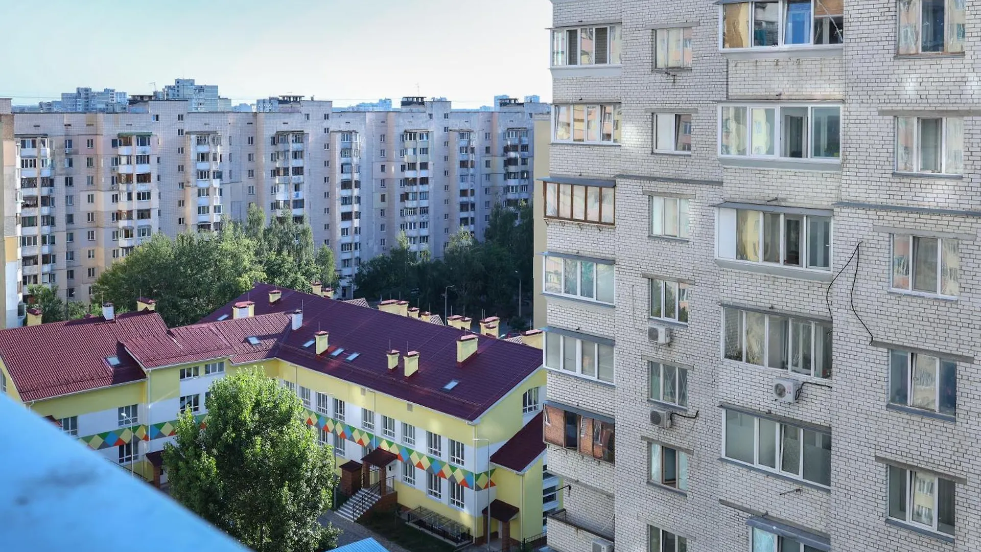 公寓 Квартира В Жк Сосновий Бір 基輔